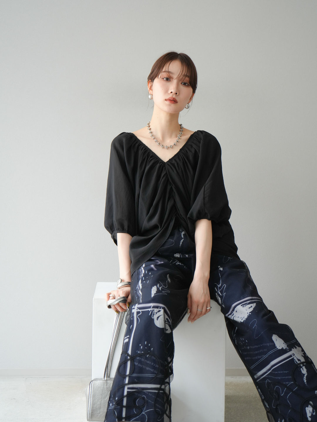 [予約]ボリュームスリーブシアータックブラウス/ブラック