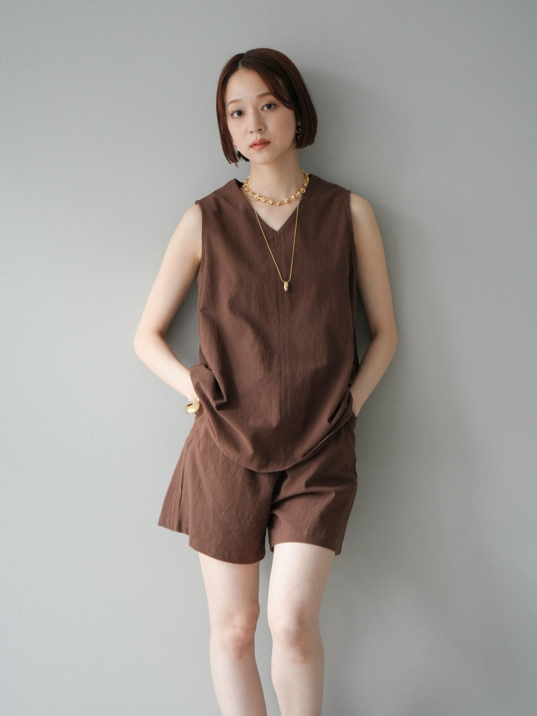 [套裝] 亞麻V領襯衫與短褲套裝（2套）