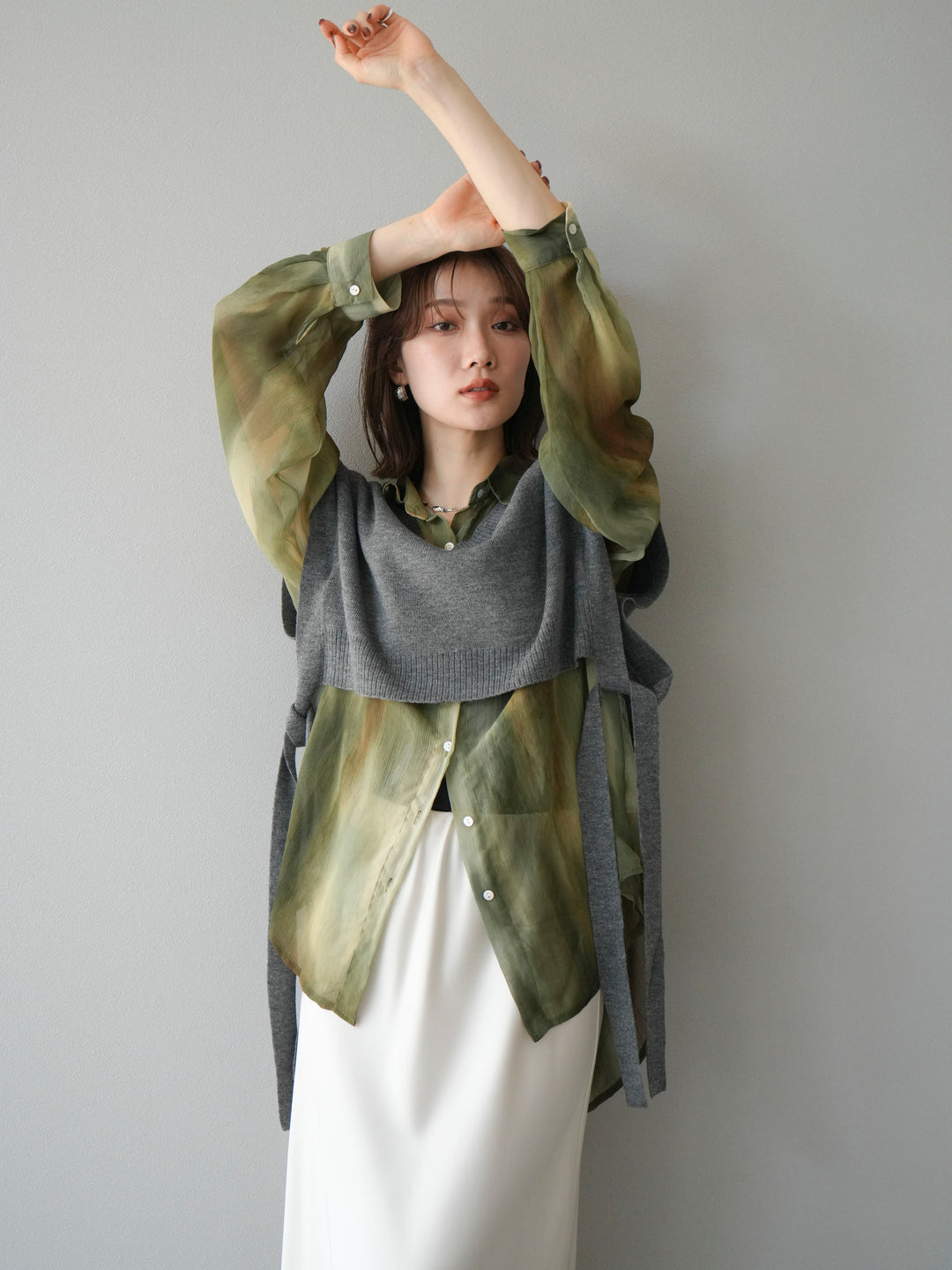 [予約]ニュアンス柄シアーシャツ/グリーン