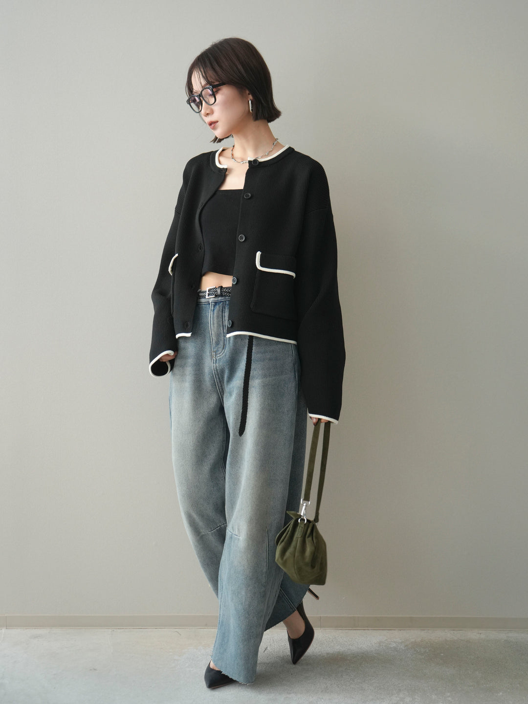 [SET]ポリエステル配色ニットカーディガン+裏起毛カットオフカーブデニムパンツ(2set)