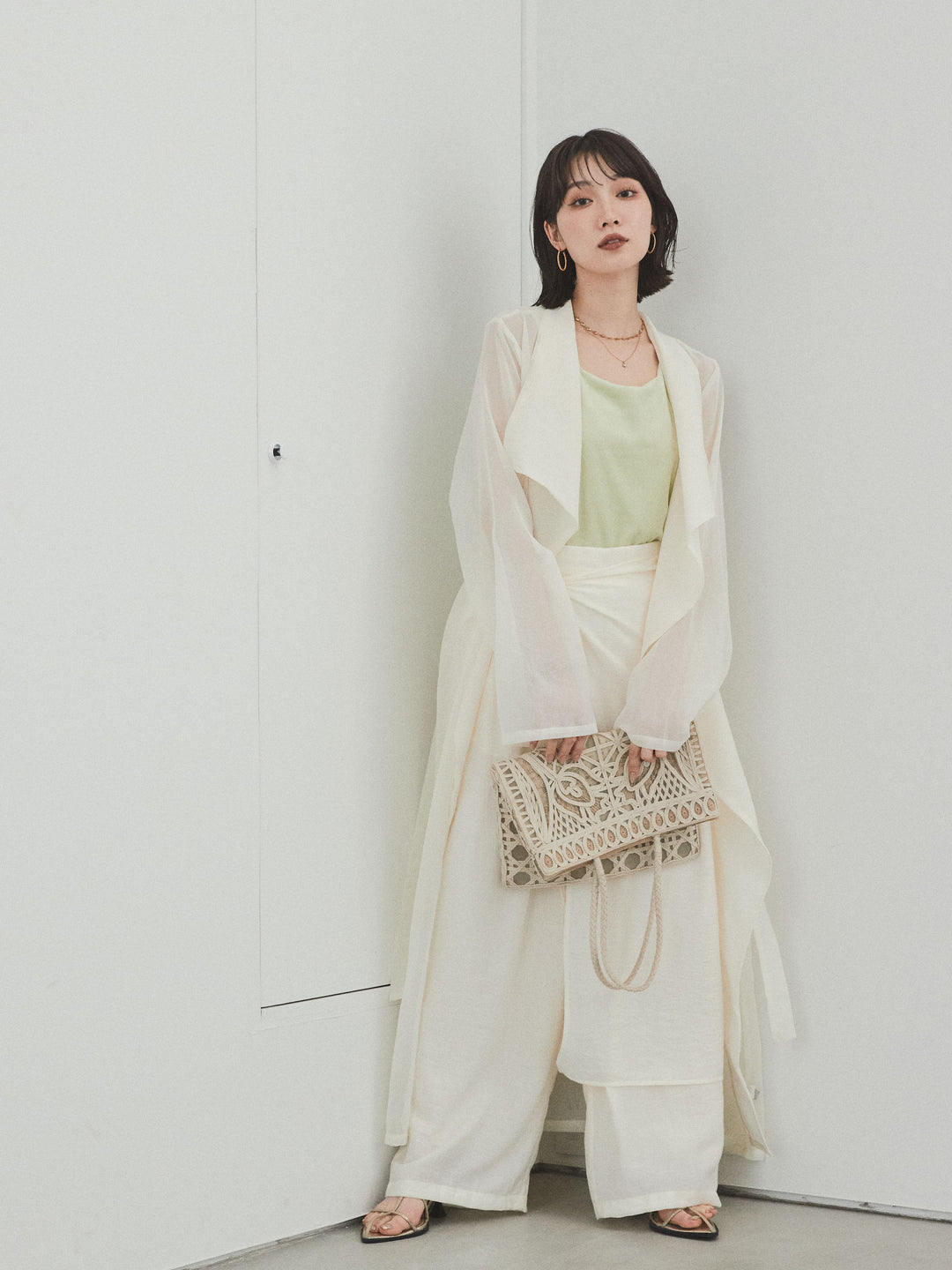 [SET] 方形天鵝絨背心 + 水洗緞層疊裙褲 + 透視長外套 (3 件套)