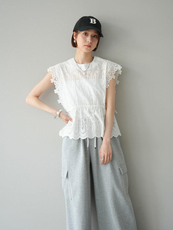 [SET] 扇貝刺繡蕾絲上衣 + 腰線側袋運動褲（2 組）