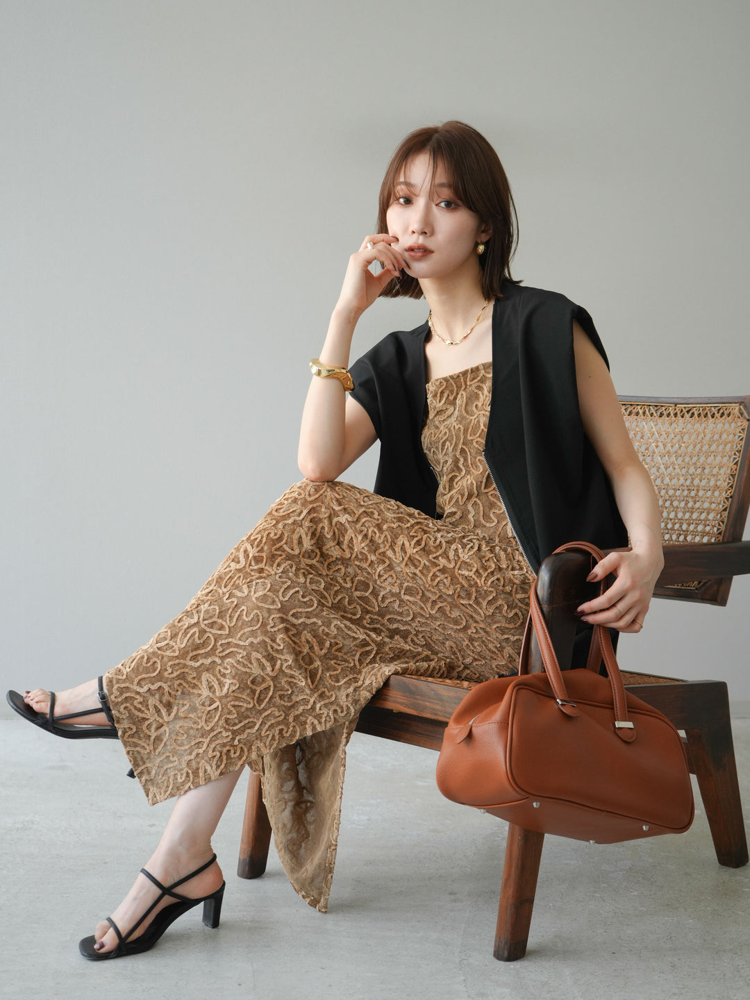 [預購] 雙拉鍊蕾絲下擺背心/黑色