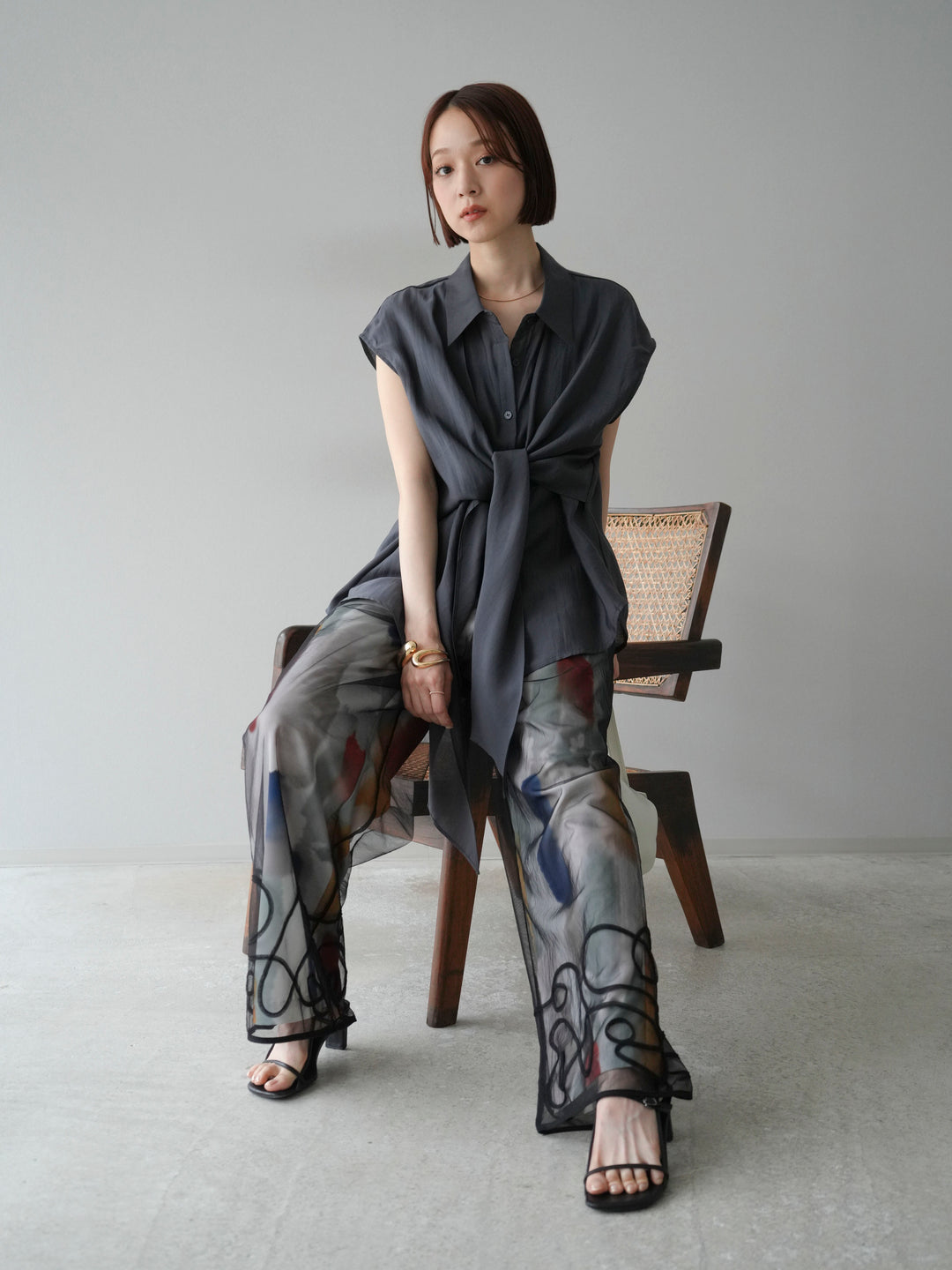 [SET] 前繫帶透視上衣 + 水彩藝術休閒褲 + 繩繡薄紗疊穿褲 (3 件套)