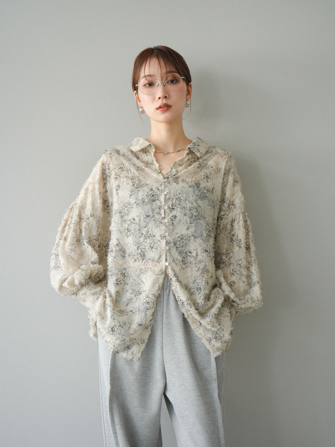 [予約]ニュアンスフリンジジャガードボリュームスリーブブラウス/ベージュ