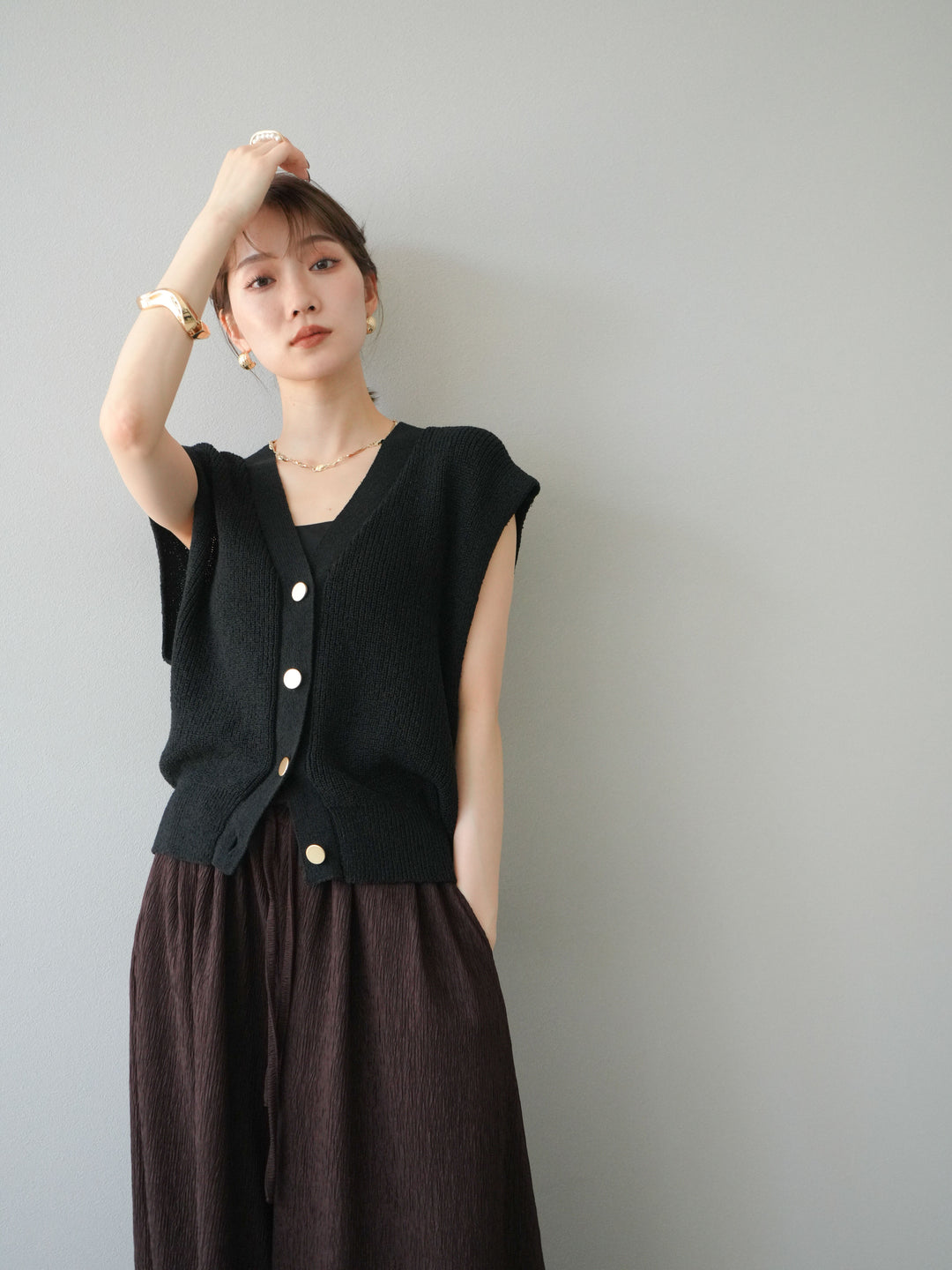 [予約]ゴールドボタンVネックニットカーディガン/ブラック