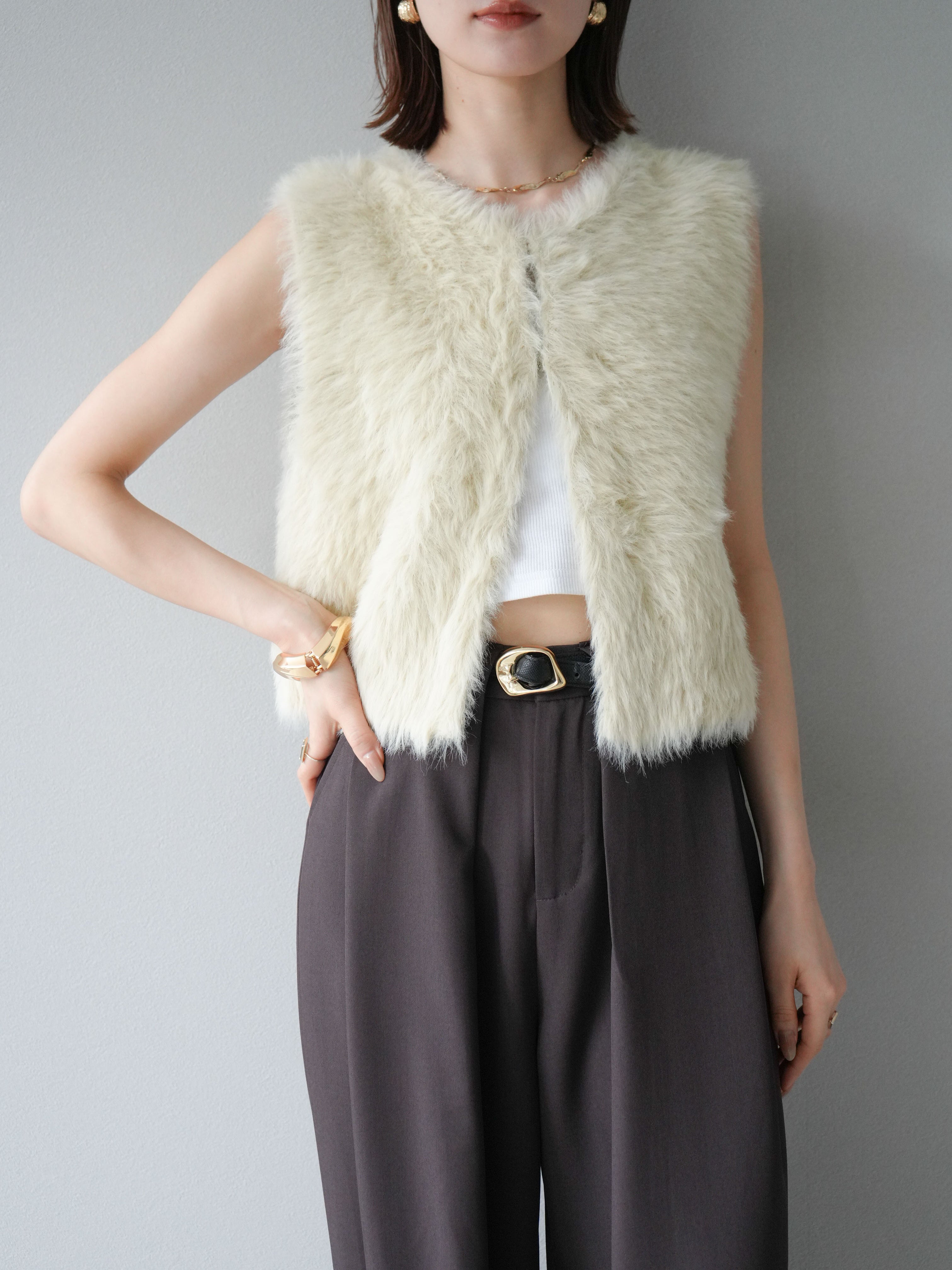 予約]ミンクライク前後2WAYショートジレ/アイボリー – Lumier