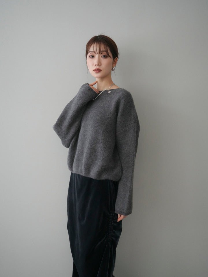 [予約]アンゴラタッチボートネッククロップドプルオーバー/charcoal