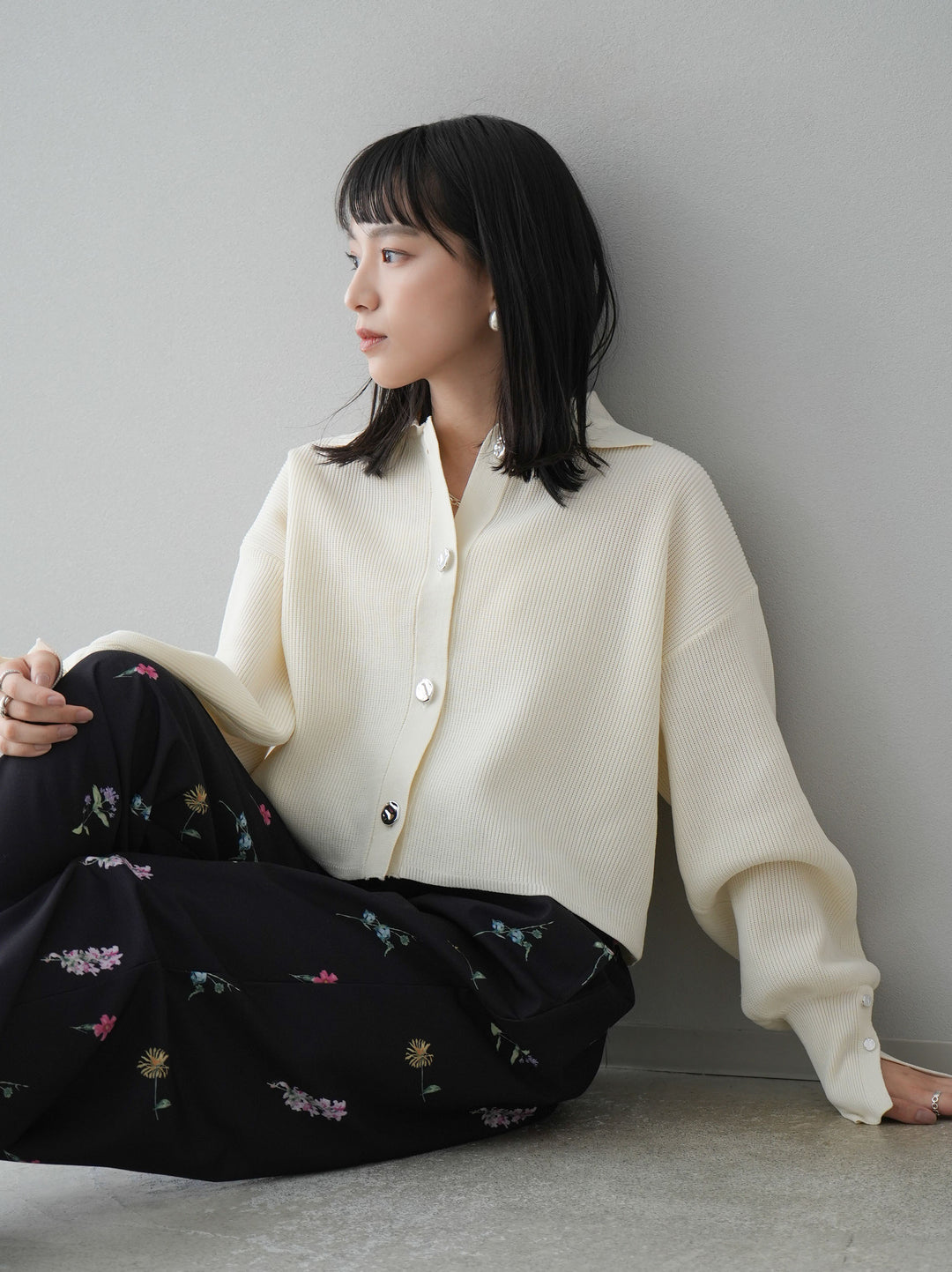 [SET]ボリュームスリーブポロニットカーディガン+フラワーアートプリントタックパンツ(2set)