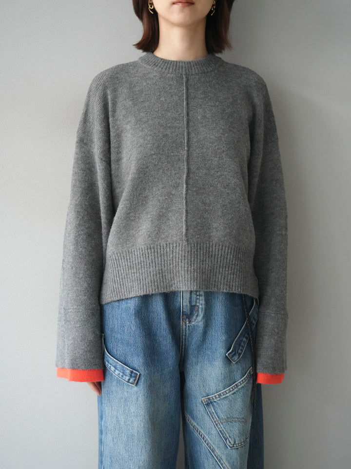 [予約]袖レイヤード配色ニットプルオーバー/charcoal