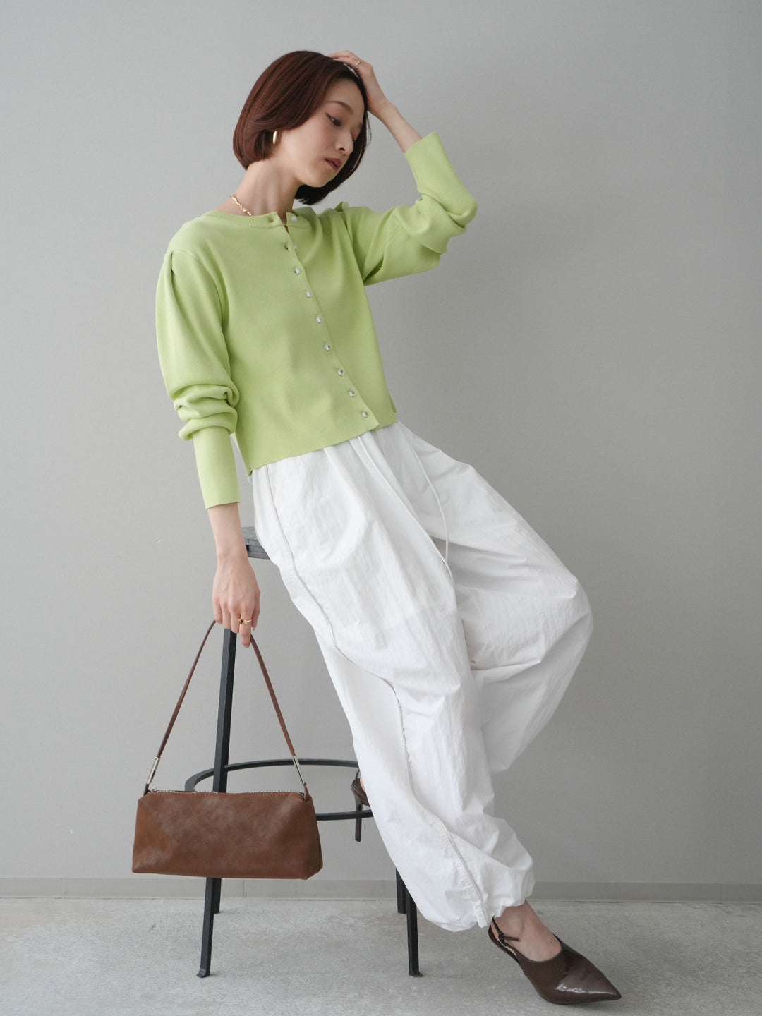 [SET]クリアボタンタックニットカーディガン+ドロストサイドラインナイロンパンツ(2set)