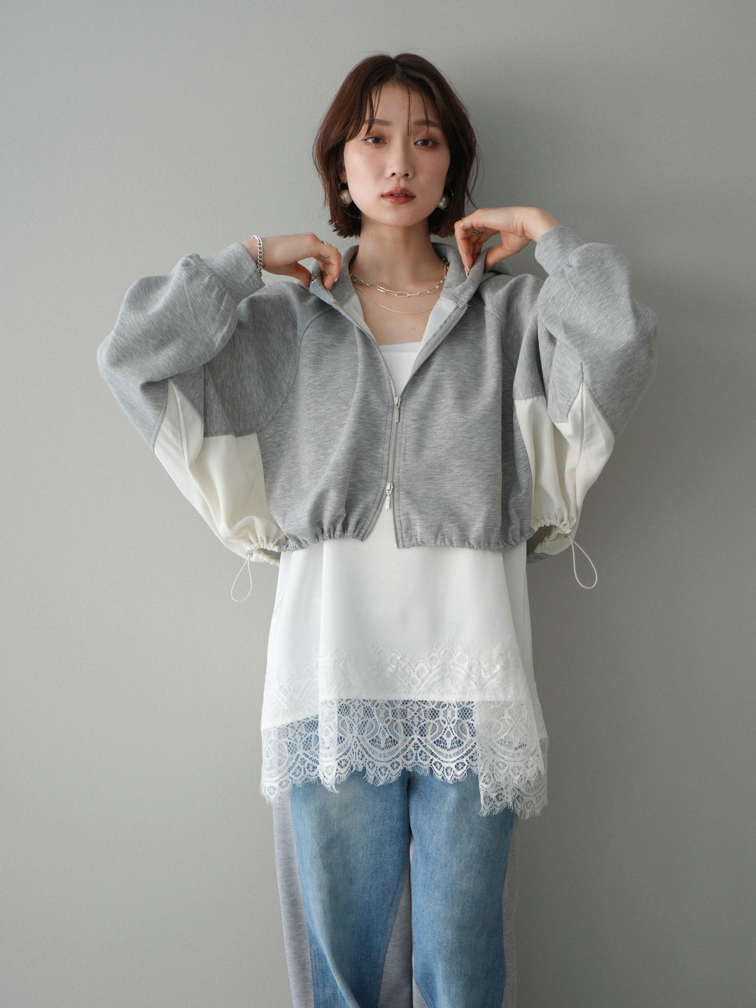 [予約]バイカラー異素材ライトポンチクロップドZIPフーディー/gray