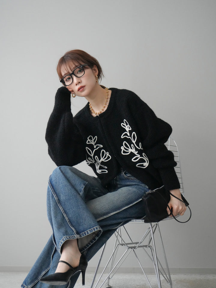 [予約]テープ刺繍ホック開きブークレニットカーディガン/black