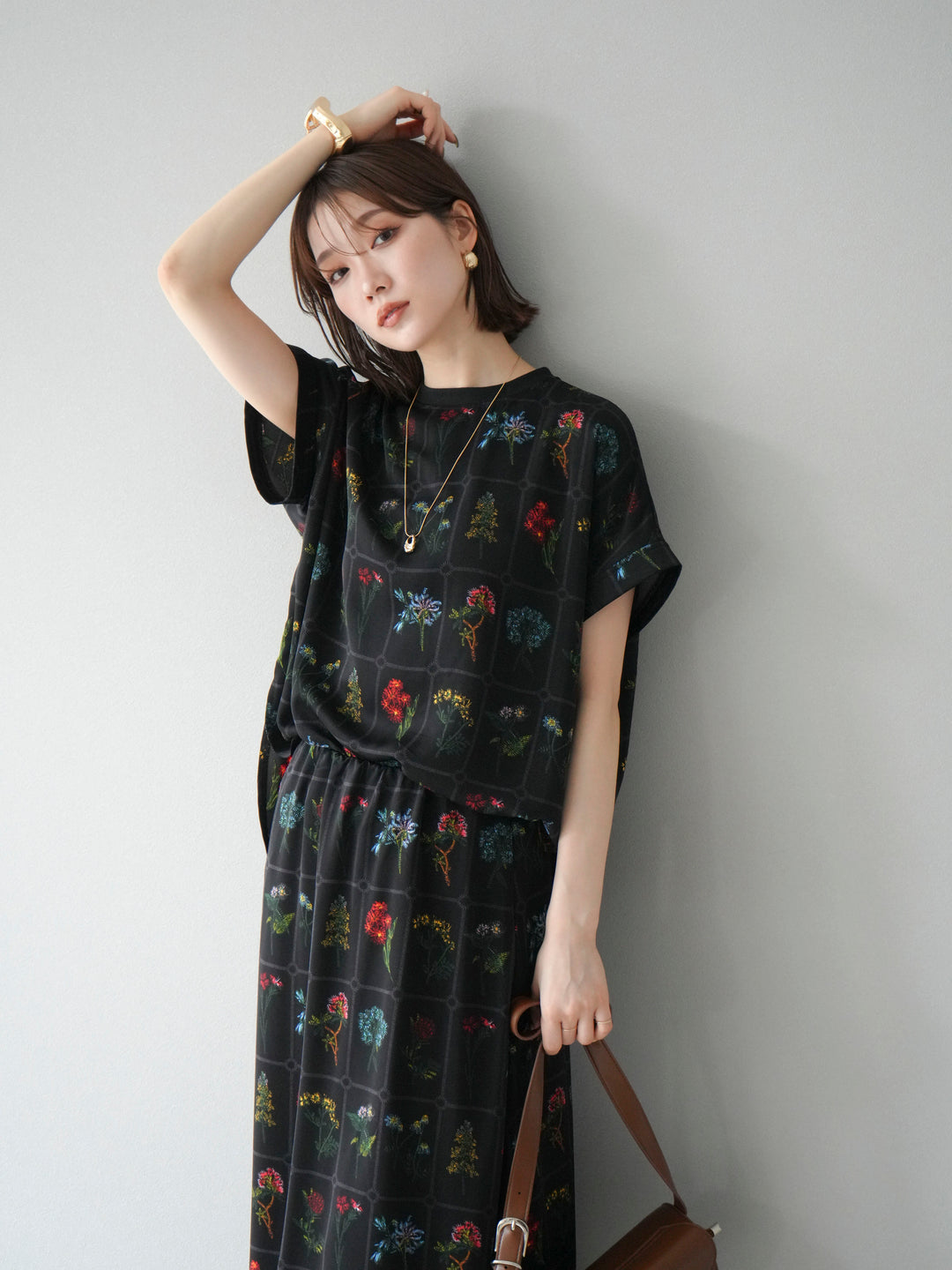 [予約]パッチワークフラワープリントプルオーバー/ブラック