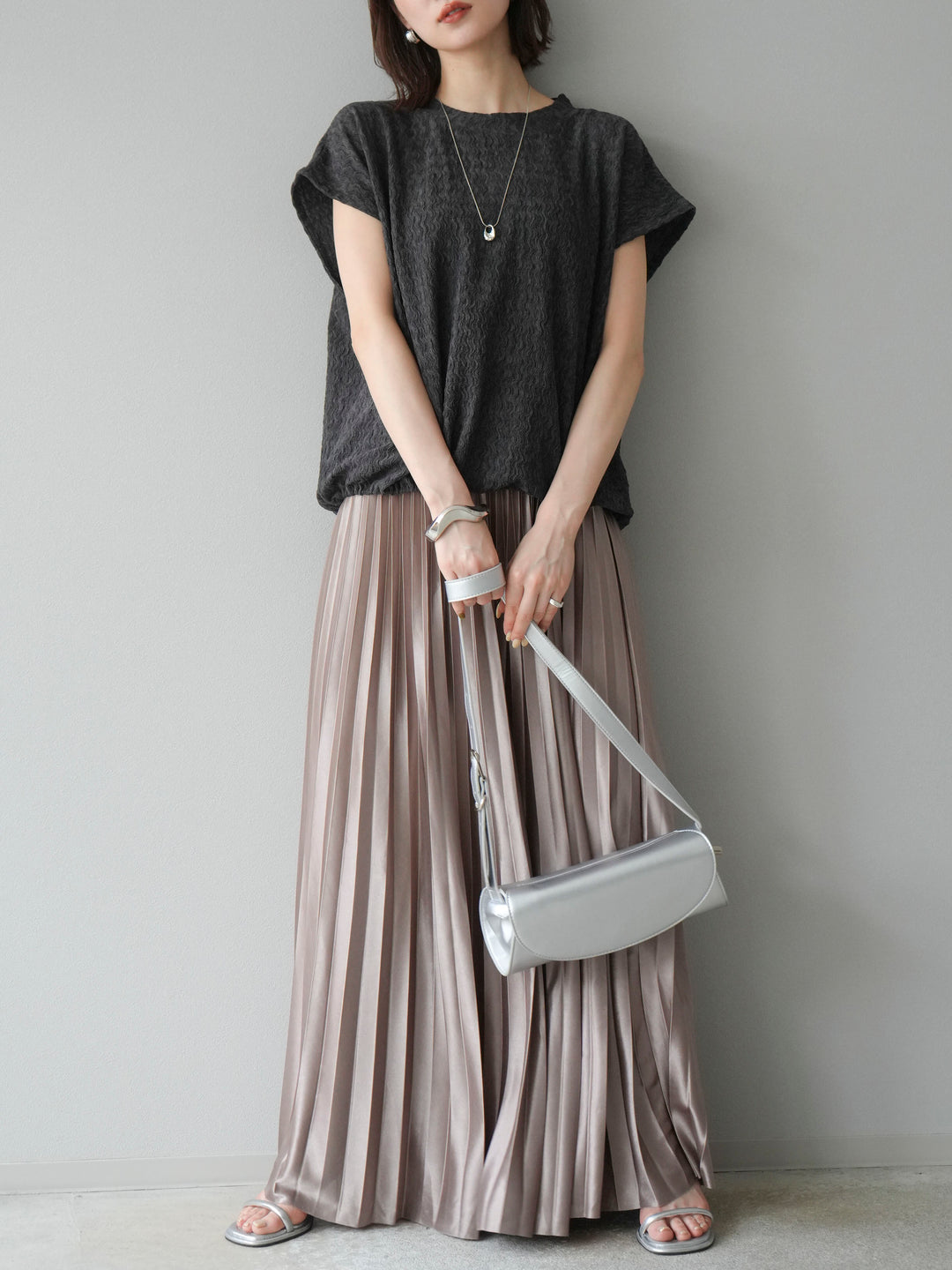 【預購】抽繩下擺提花套頭衫/炭灰色