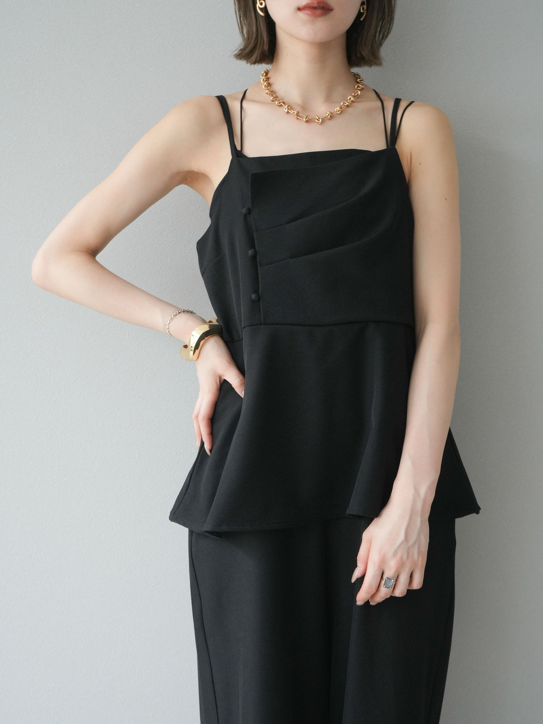 [預購] 亞麻觸感多層吊帶連身衣/黑色