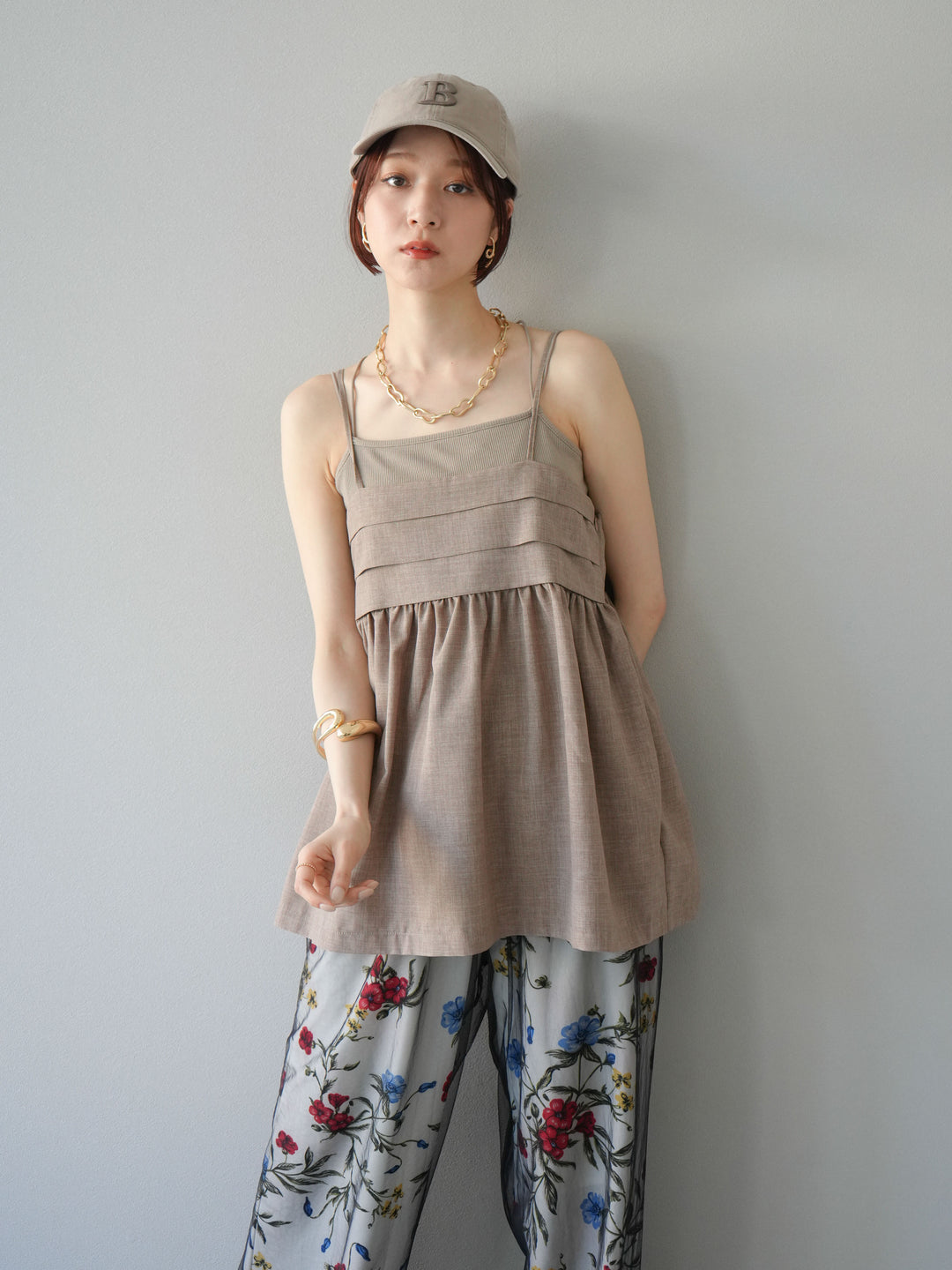 [訂位] 仿亞麻緊身設計吊帶背心/灰褐色