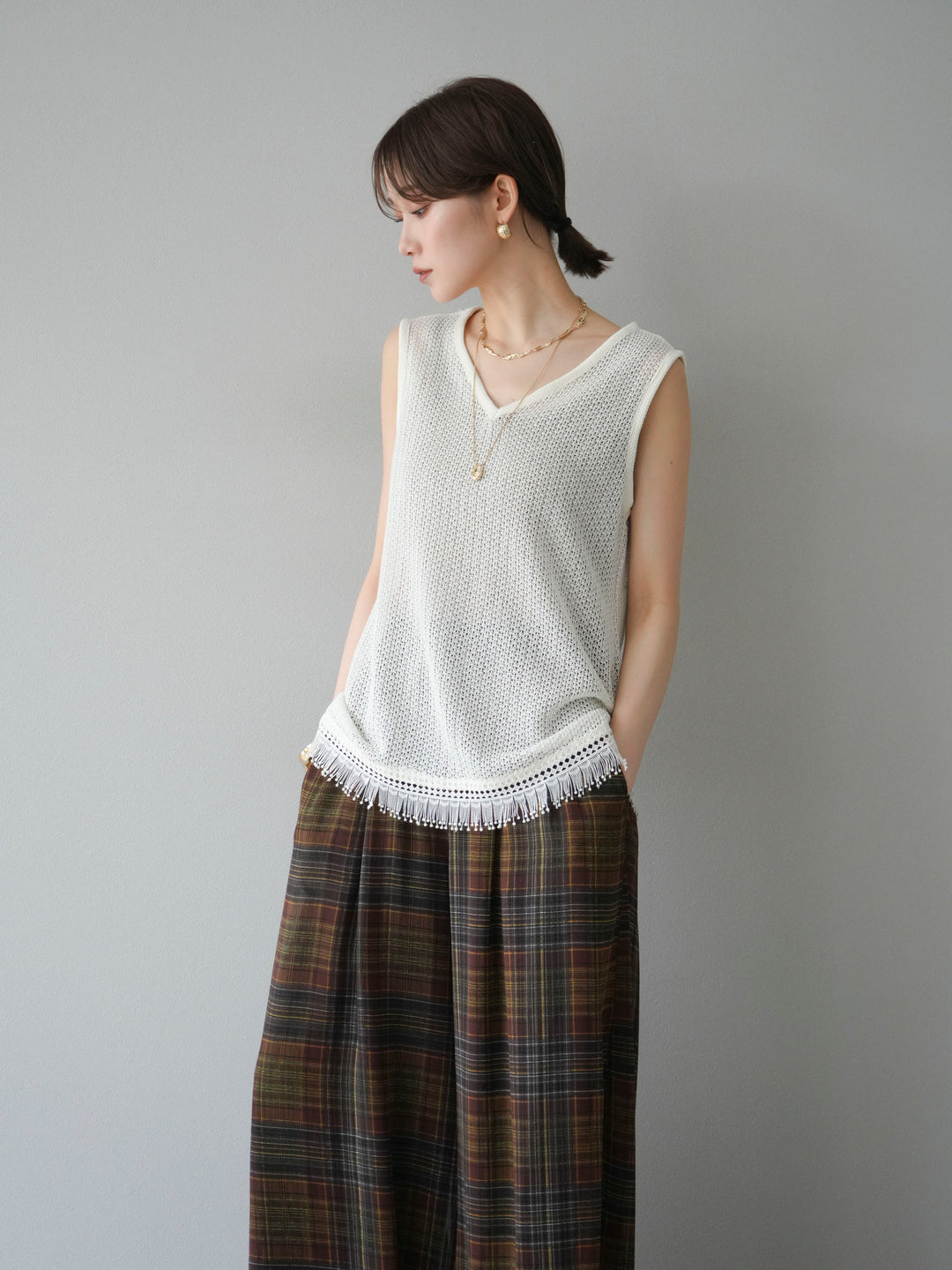 [予約]裾フリンジVネックニットタンクトップアンサンブル/オフ