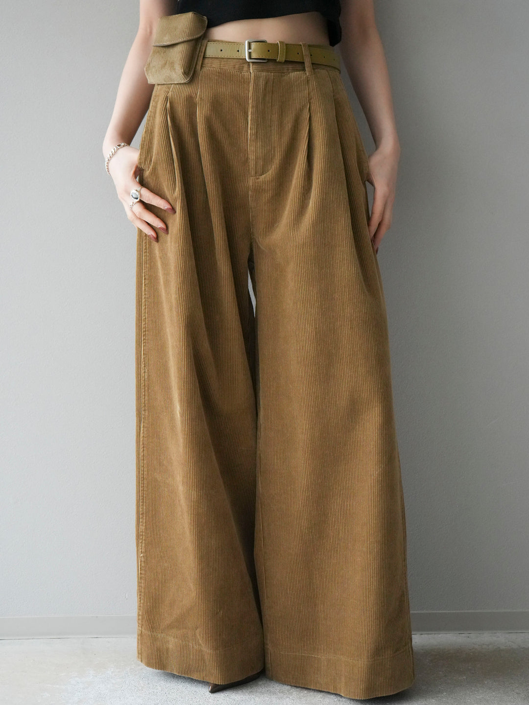 [予約]ベルト付コーデュロイワイドパンツ/beige