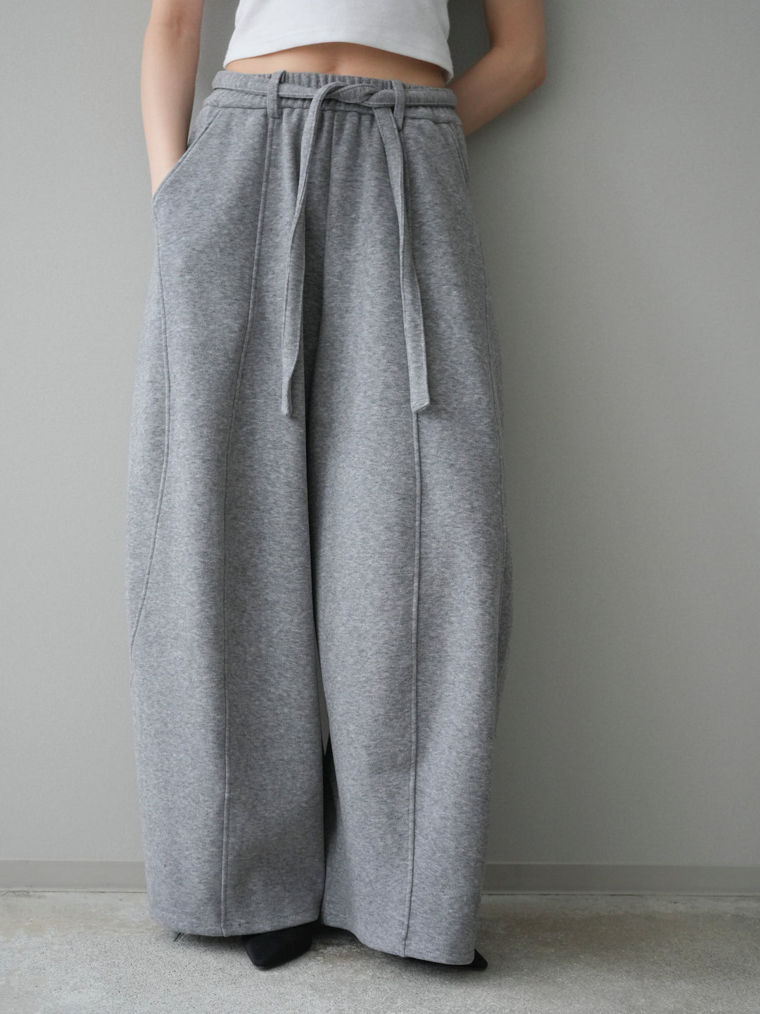 [予約]ウエストベルトカーブラインスエットパンツ/gray