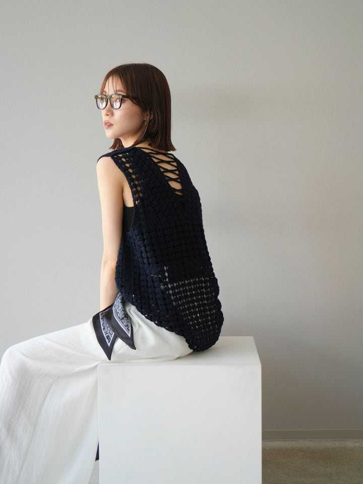 [予約]レースアップクロシェ編みニットベスト/ネイビー