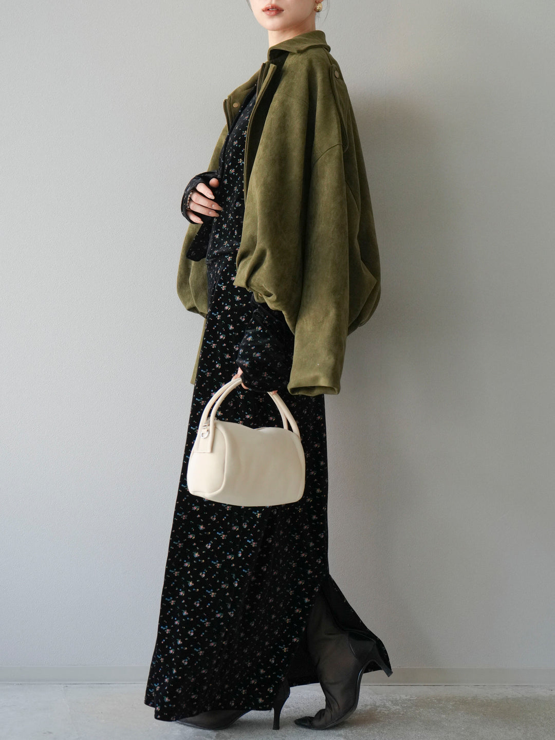 [予約]ベロアフラワープリントIラインスカート/ブラックxイエロー