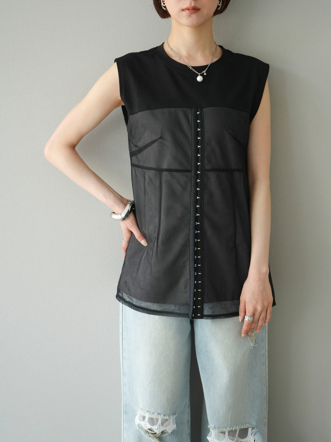 [預購] 薄紗對接鉤設計剪裁套頭衫/黑色