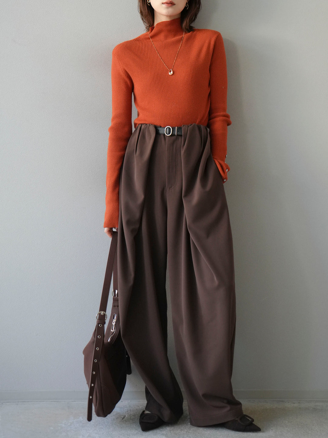 [予約]袖ボタンボトルネックリブニットトップス/オレンジ