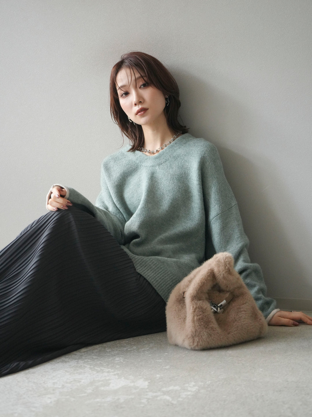 【預購】V領撞色袖針織套頭衫/薄荷綠