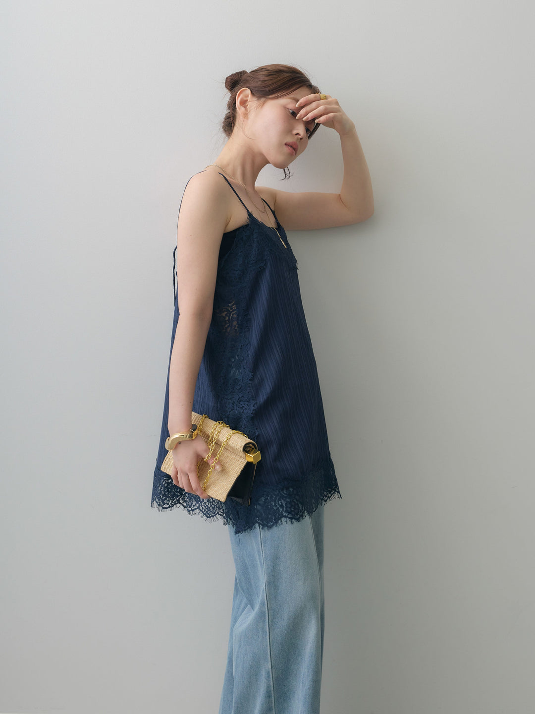 [予約]ワッシャーテクスチャーレーストリムキャミソール/navy