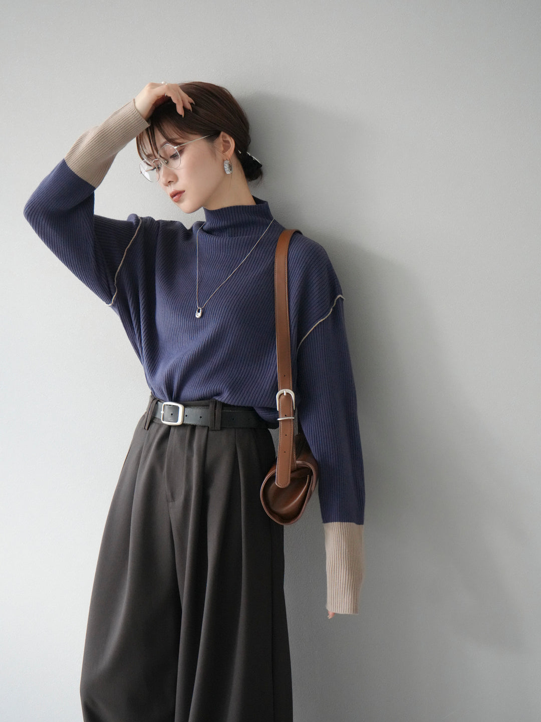 [予約]ボトルネック配色リブニットプルオーバー/アイアンブルー×ベージュ