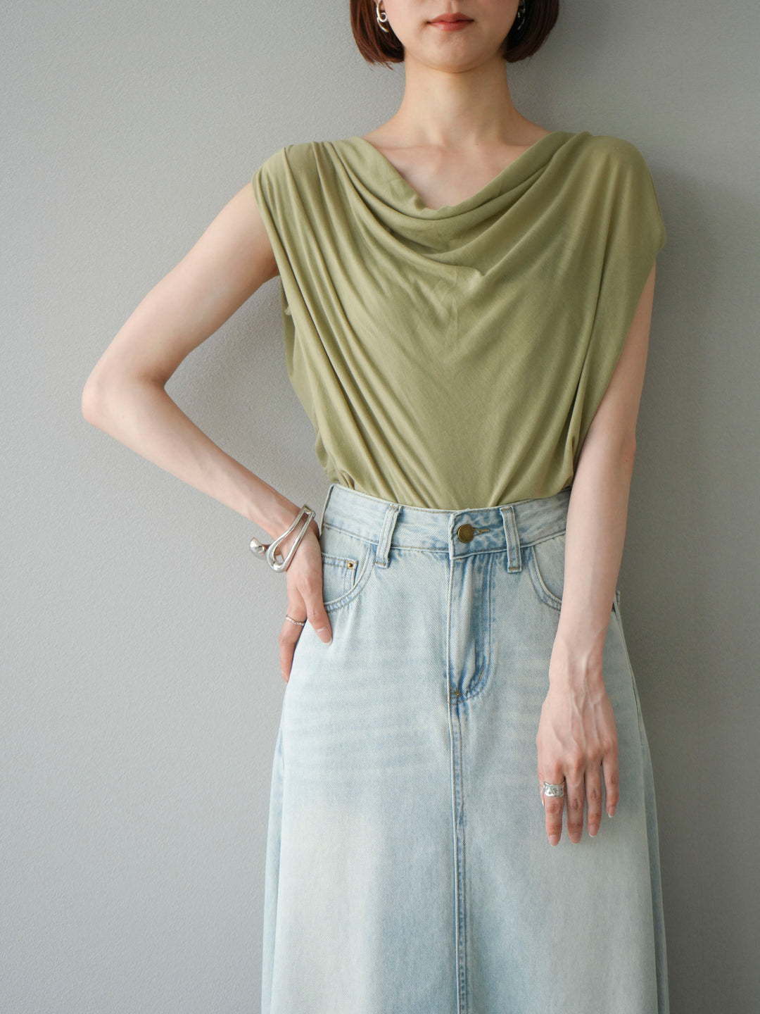 【預購】串珠鏈垂墜上衣/卡其色