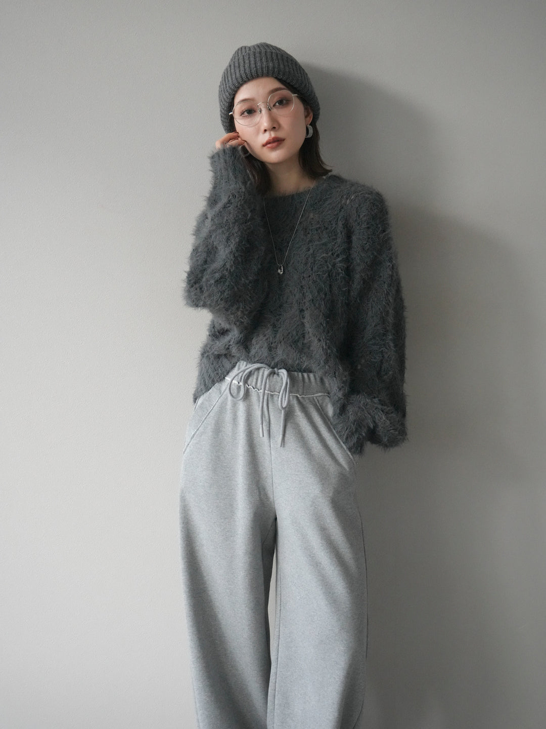 [予約]モール×フェザー透かし編みニットプルオーバー/black