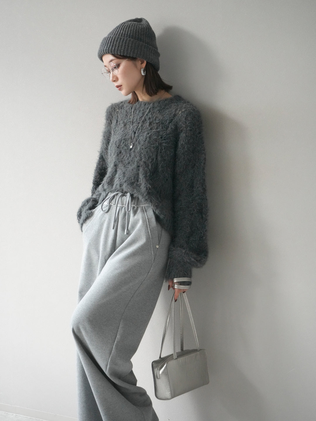 [予約]モール×フェザー透かし編みニットプルオーバー/black