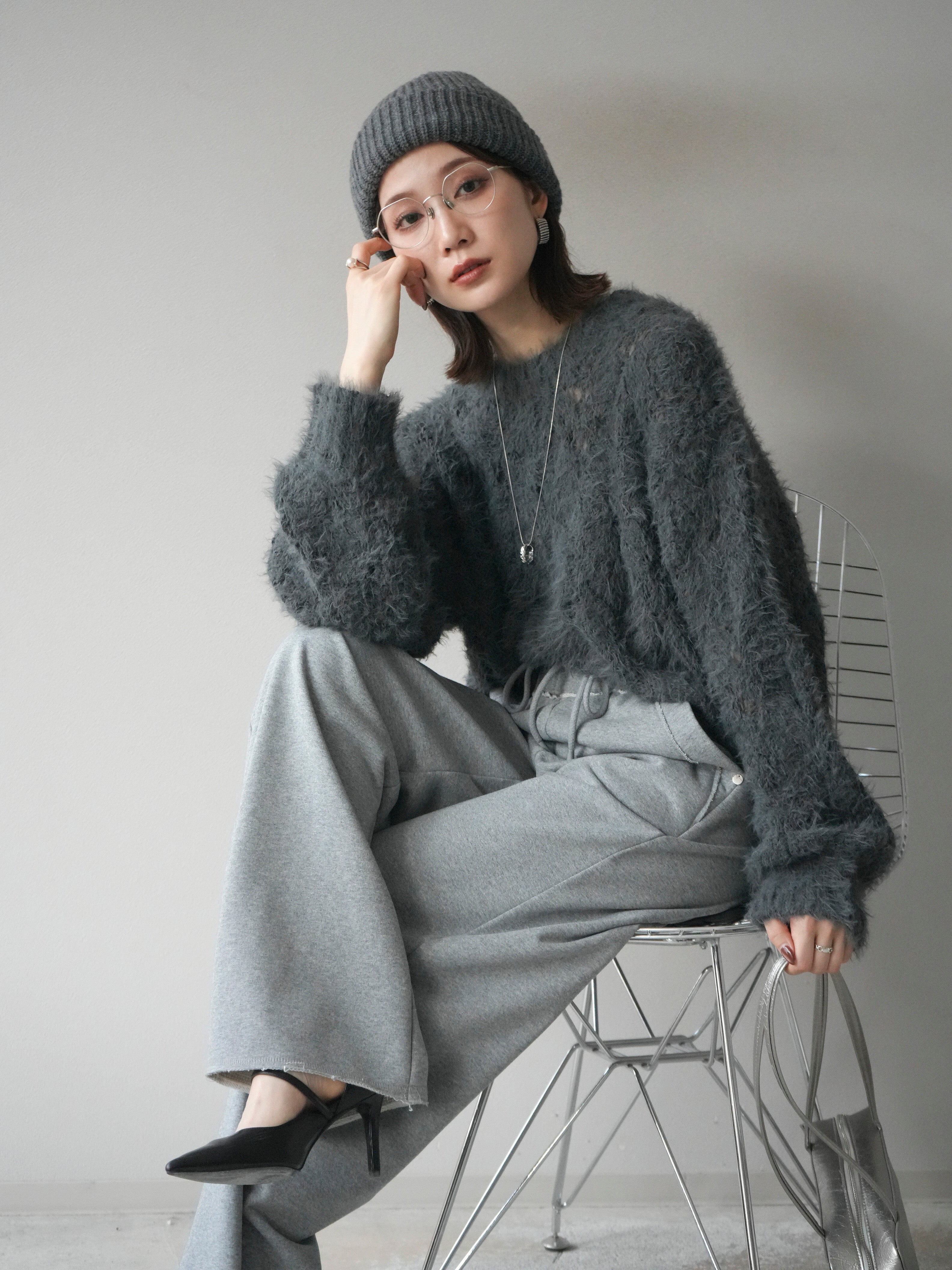 予約]モール×フェザー透かし編みニットプルオーバー/black – Lumier