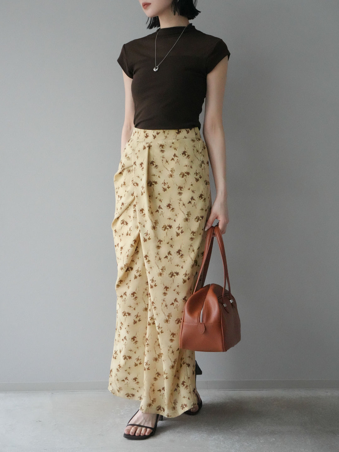 [予約]フラワーモチーフタックIラインスカート/ベージュ