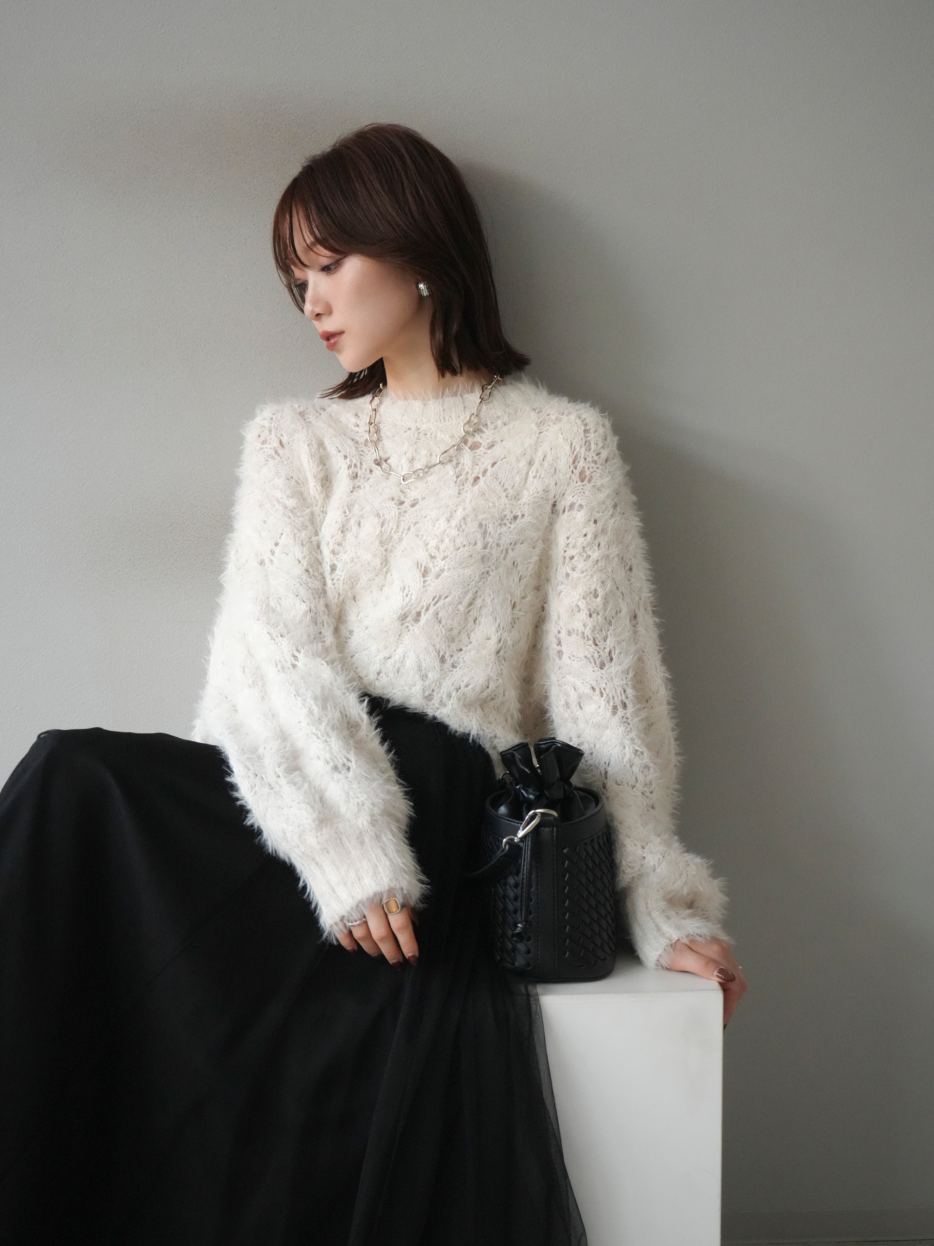 予約]モール×フェザー透かし編みニットプルオーバー/ivory – Lumier