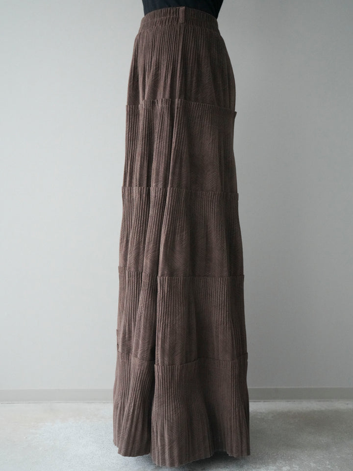 [予約]型押しスエードティアードプリーツスカート/brown