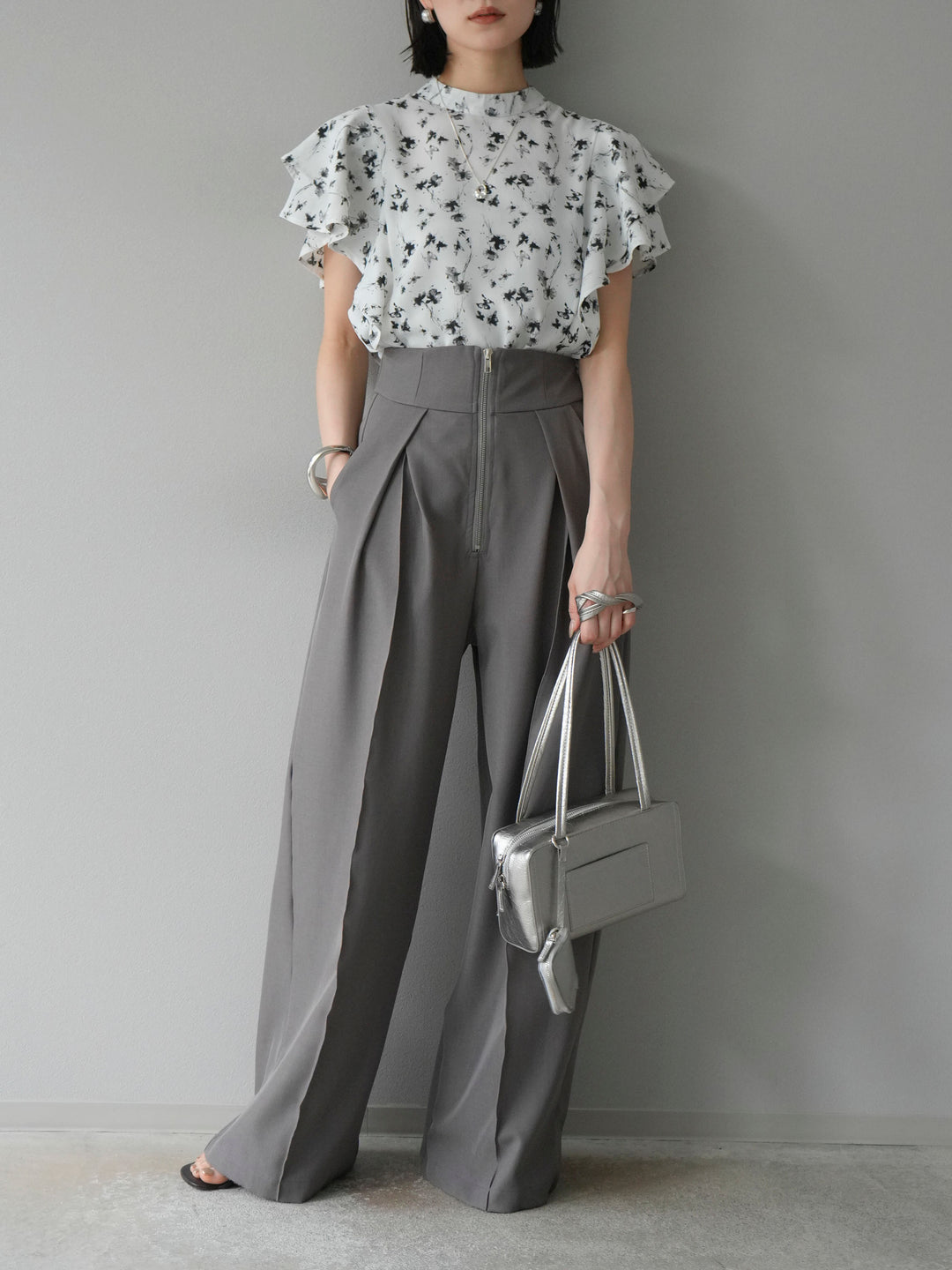 [予約]フラワーモチーフラッフルスリーブブラウス/ホワイト