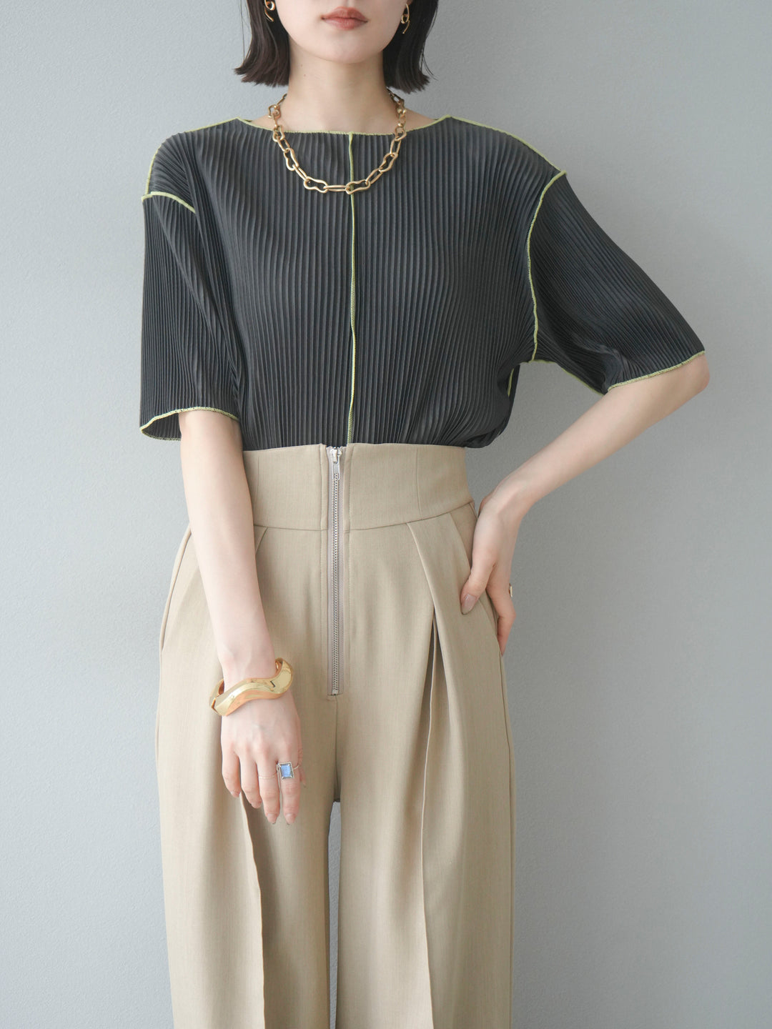 [予約]配色メロープリーツハーフスリーブトップス/ブラック