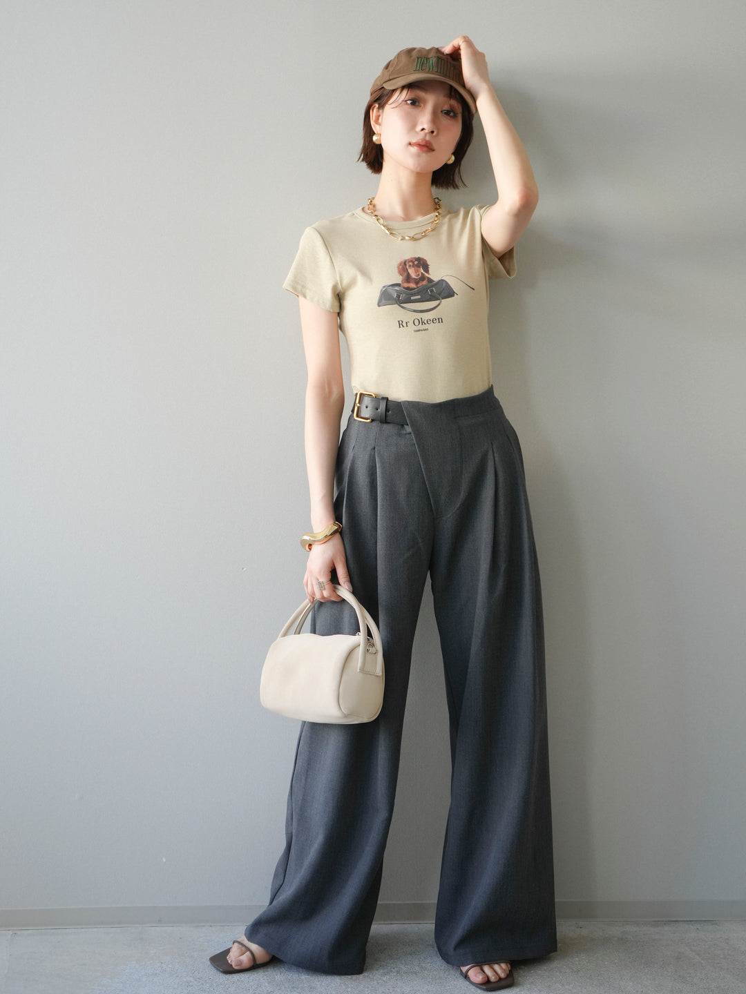 【套裝】狗狗緊身T卹+不對稱皮帶束口寬褲（兩件套）