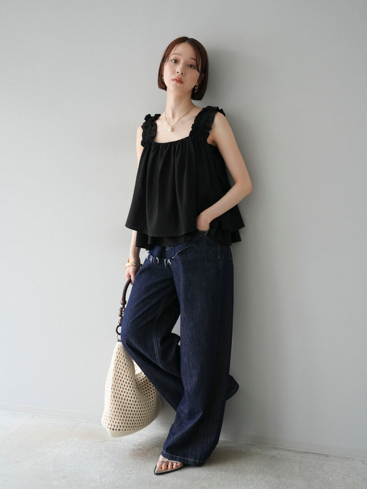[SET] 縮肩喇叭背心 + 臀部設計牛仔褲 (2 件套)
