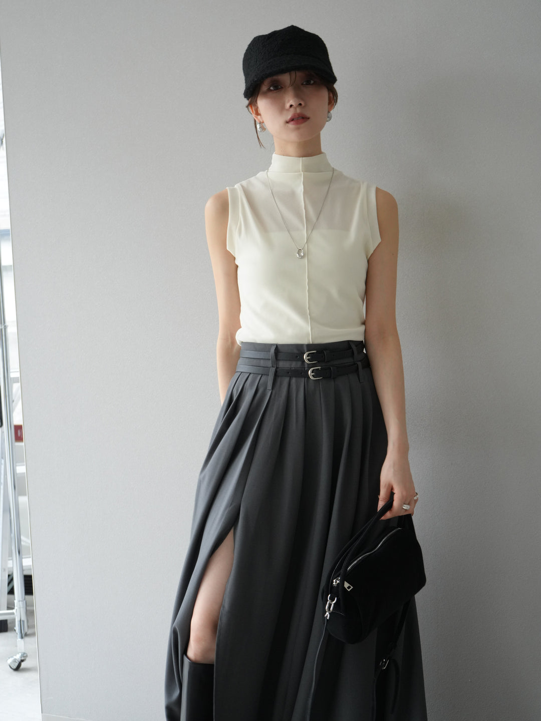 [SET]シアーベロアプチネックノースリーブトップス+エステルプリーツスリットスカート(2set)