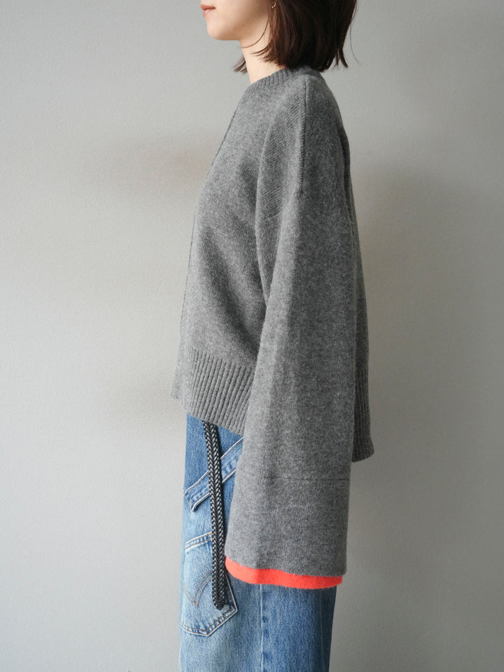 [予約]袖レイヤード配色ニットプルオーバー/charcoal