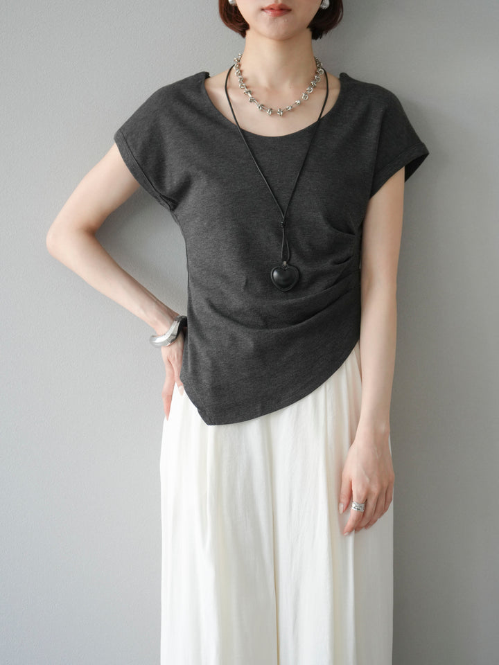 [予約]タックTシャツ＆レザーハートネックレスSET /チャコール