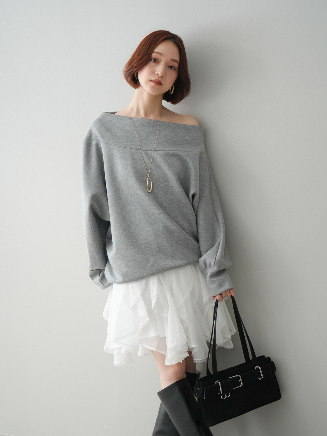 [SET]アシンメトリーオフショルポンチプルオーバー+ラッフルレースミニスカート(2set)