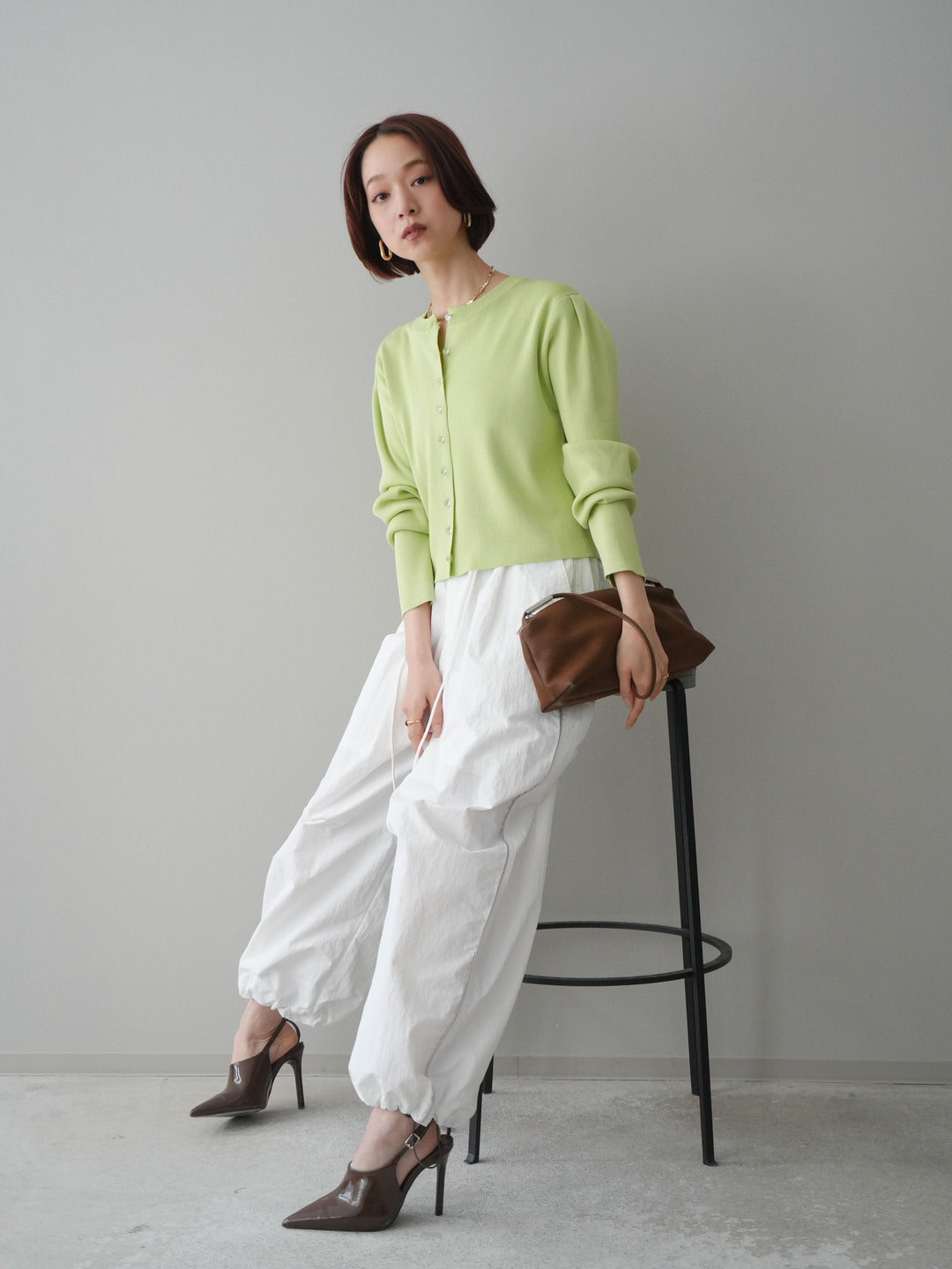 [SET]クリアボタンタックニットカーディガン+ドロストサイドラインナイロンパンツ(2set)