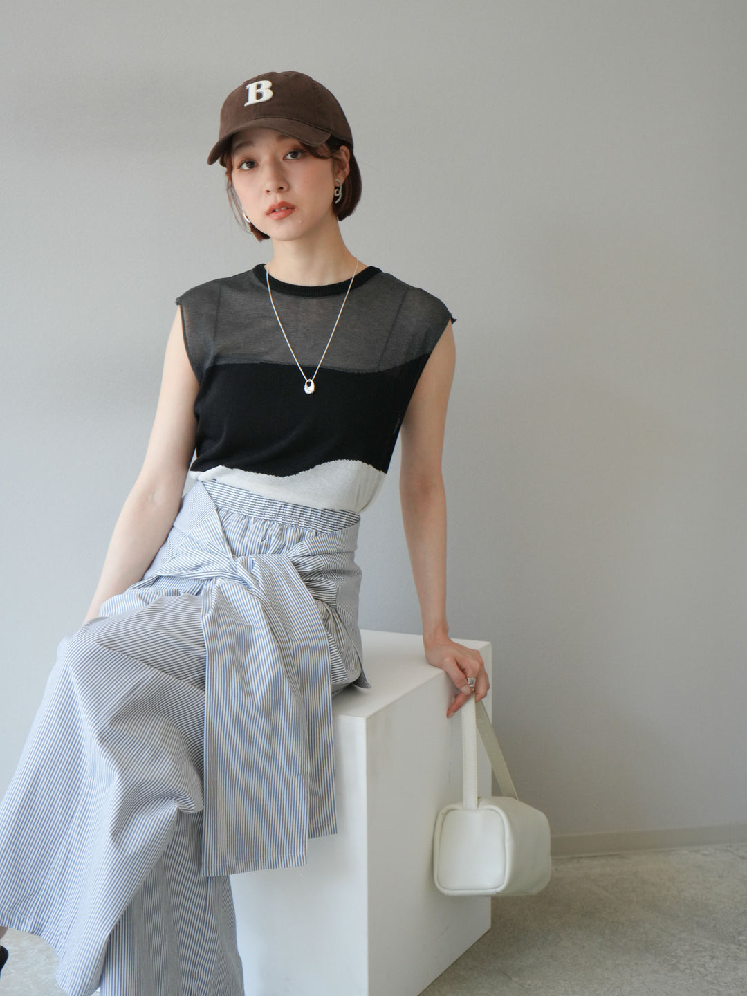 [SET] 雙色透視針織無袖上衣 + 條紋束腰休閒褲 (2set)