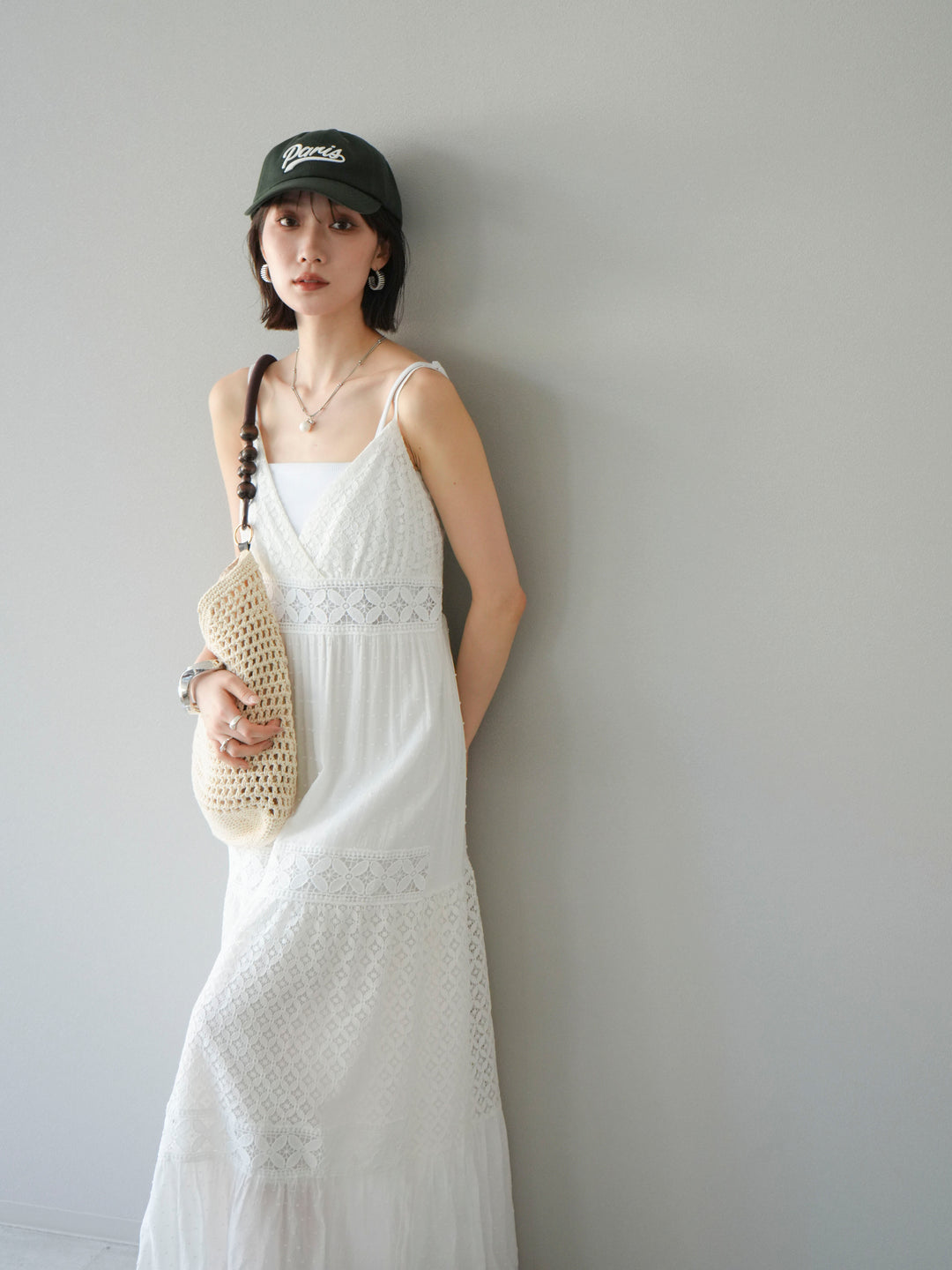 [SET] 蕾絲花邊吊帶裙+網紗羅紋罩杯吊帶背心（2件組）