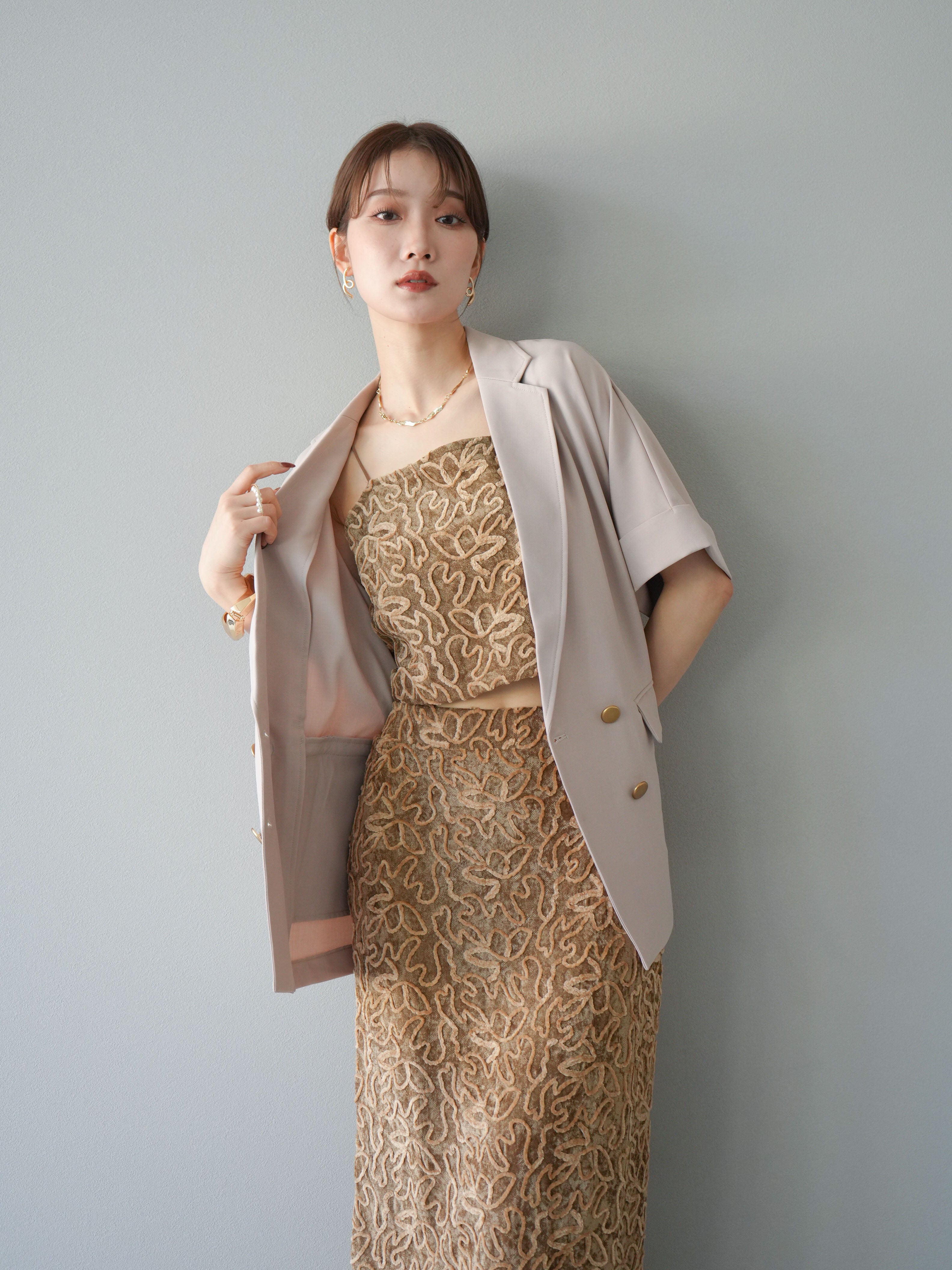 予約]ゴールドボタンハーフジャケット/ベージュ – Lumier